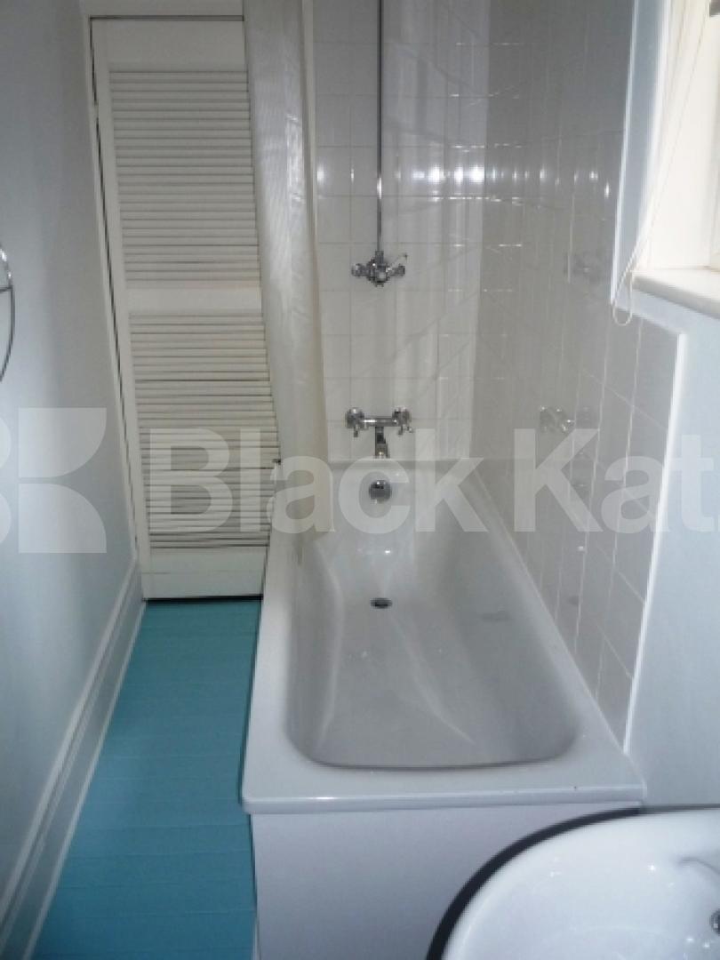 			Studio Apartment, 1 bath, 1 reception Flat			 Crouch Hall Road, Crouch End