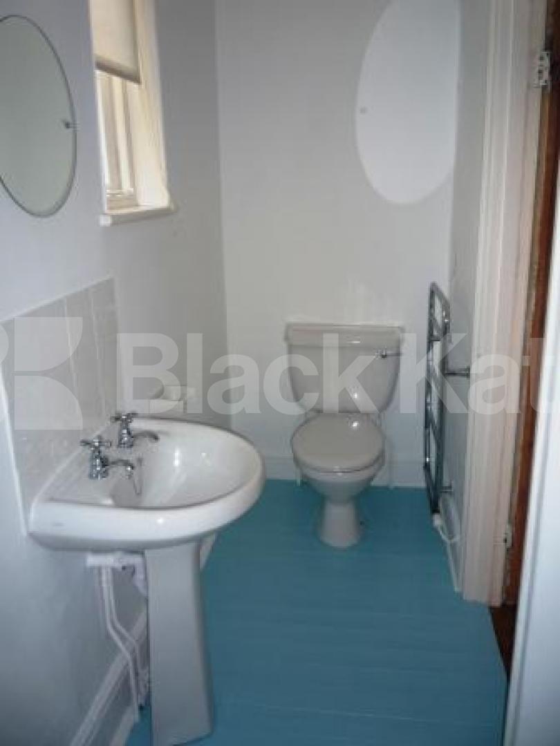 			Studio Apartment, 1 bath, 1 reception Flat			 Crouch Hall Road, Crouch End
