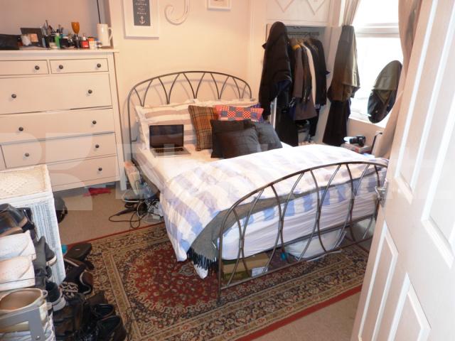 			3 Bedroom, 1 bath, 1 reception Flat			 Nightingale Lane, HORNSEY