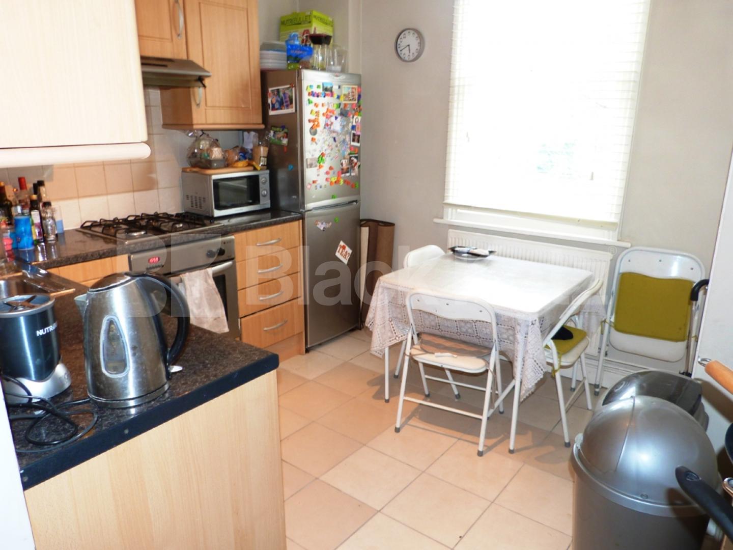 			3 Bedroom, 1 bath, 1 reception Flat			 Nightingale Lane, HORNSEY