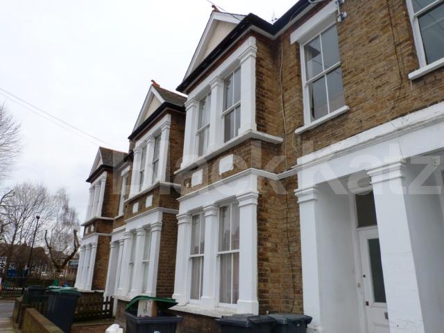 			3 Bedroom, 1 bath, 1 reception Flat			 Nightingale Lane, HORNSEY