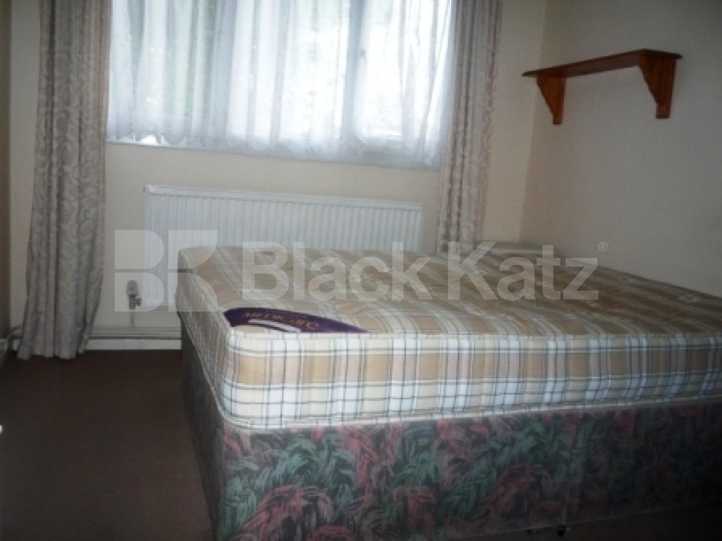 			3 Bedroom, 1 bath, 1 reception End Terraced House			 Acacia Road, Wood Green