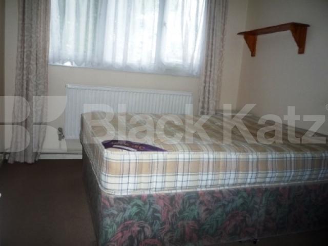 			3 Bedroom, 1 bath, 1 reception End Terraced House			 Acacia Road, Wood Green