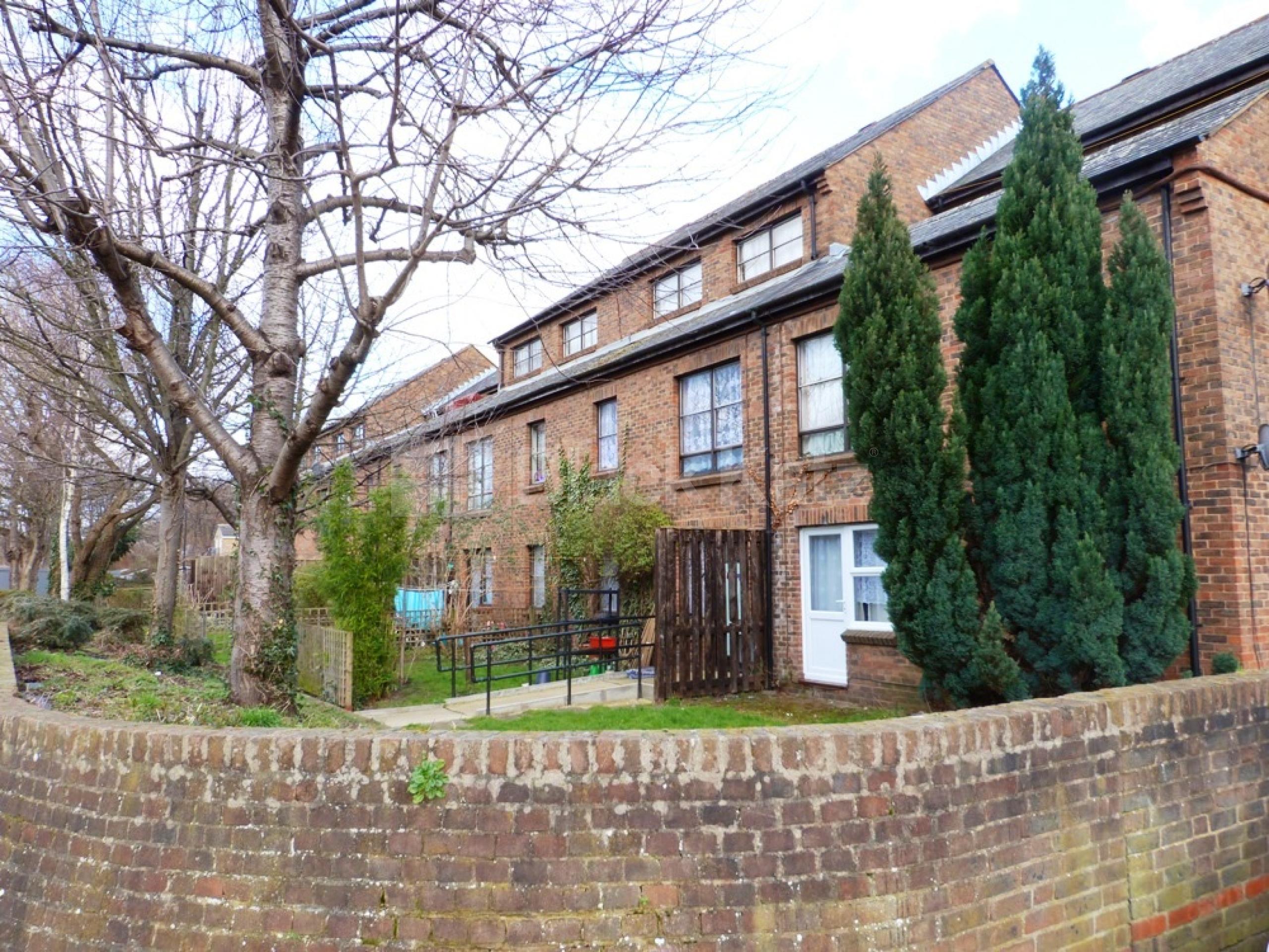 			Great Garden Proeperty !, 1 Bedroom, 1 bath, 1 reception Flat			 Ermine Road, Seven Sisters N15