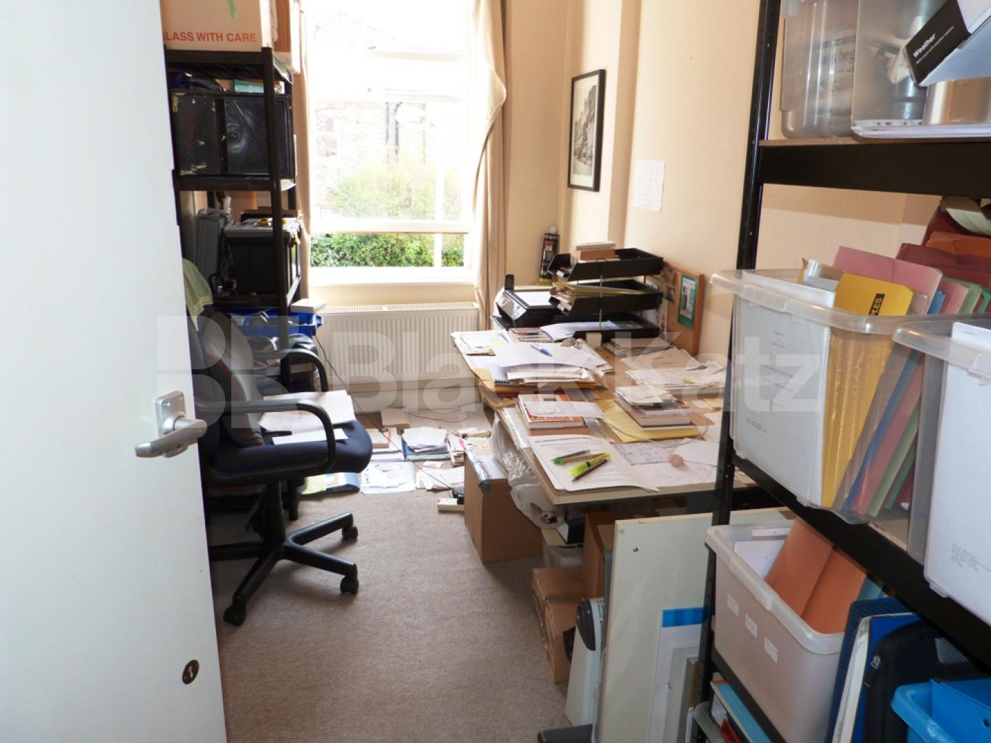 			New instruction!, 2 Bedroom, 1 bath, 1 reception Flat			 Weston Park, Crouch End