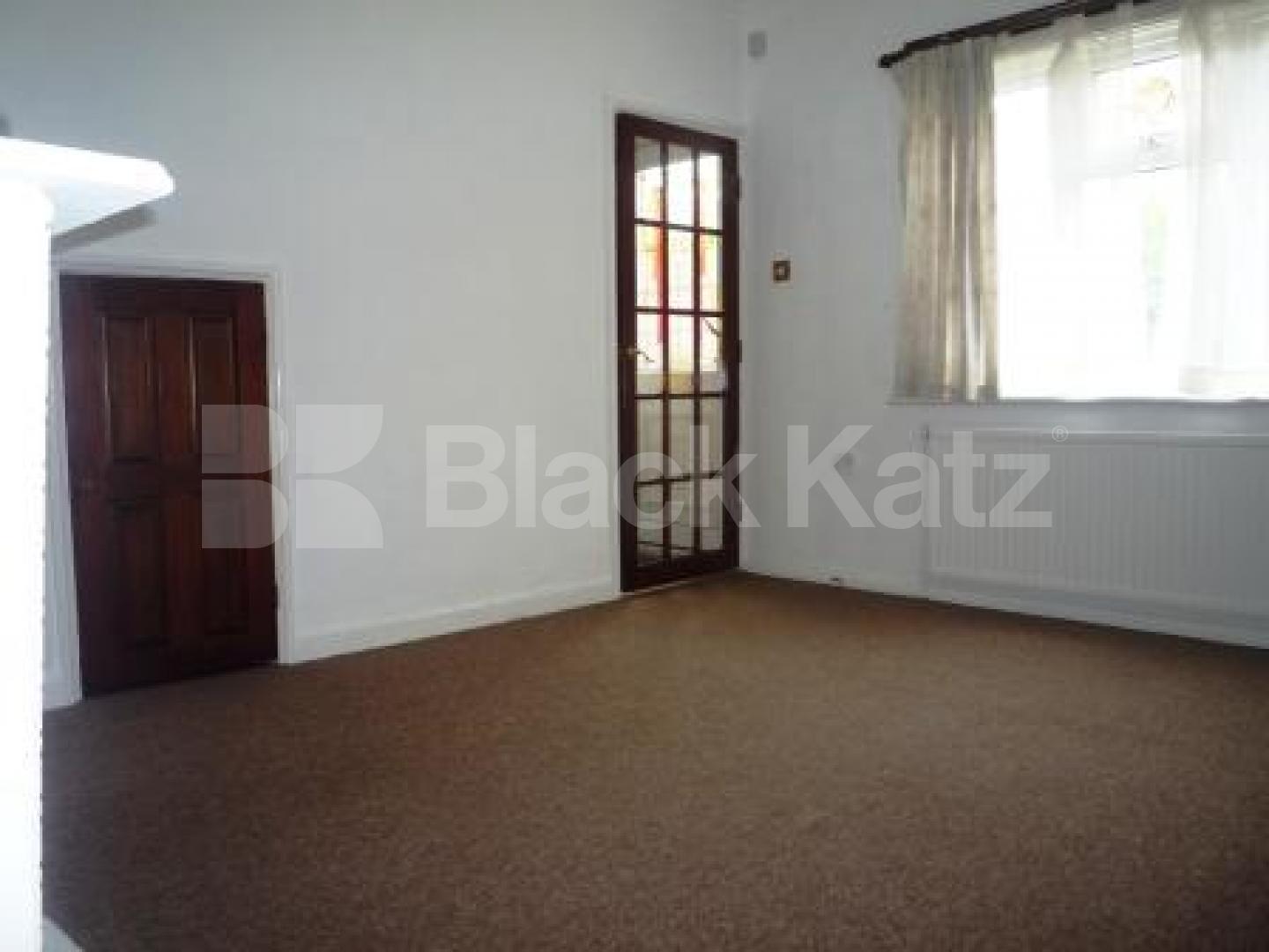 			2 Bedroom, 1 bath, 1 reception House			 Barrenger Road, MUSWELL HILL