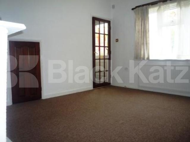 			2 Bedroom, 1 bath, 1 reception House			 Barrenger Road, MUSWELL HILL