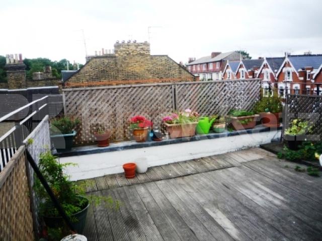 			3 Bedroom, 1 bath, 1 reception Flat			 Womersley Road, CROUCH END