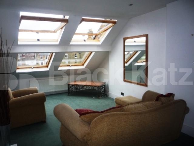 			3 Bedroom, 1 bath, 1 reception Flat			 Womersley Road, CROUCH END