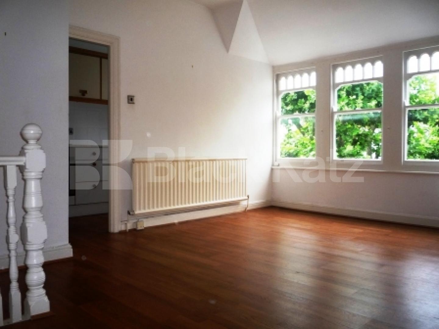 			Available now!, 3 Bedroom, 1 bath, 1 reception Flat			 Kings Avenue, MUSWELL HILL