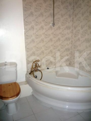 			Available now!, 3 Bedroom, 1 bath, 1 reception Flat			 Kings Avenue, MUSWELL HILL