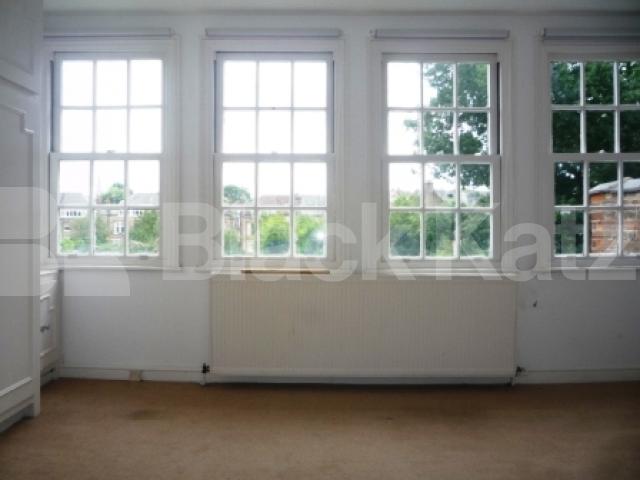 			Available now!, 3 Bedroom, 1 bath, 1 reception Flat			 Kings Avenue, MUSWELL HILL