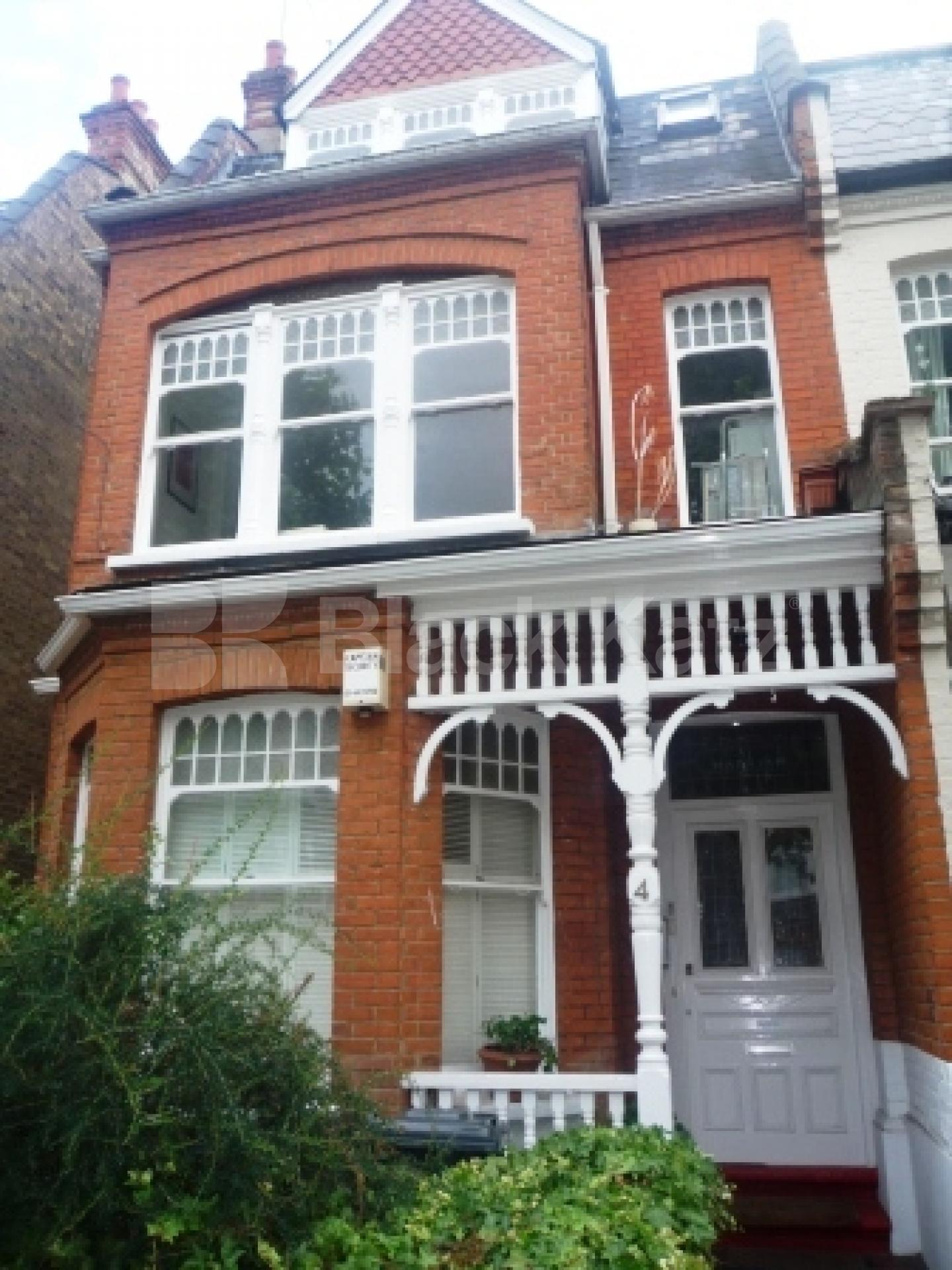 			Available now!, 3 Bedroom, 1 bath, 1 reception Flat			 Kings Avenue, MUSWELL HILL N10