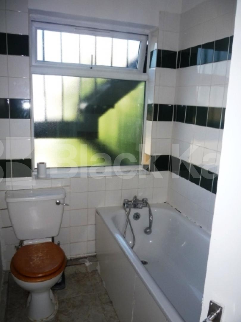 			2 Bedroom, 1 bath, 1 reception Flat			 Ewart Grove, WOOD GREEN