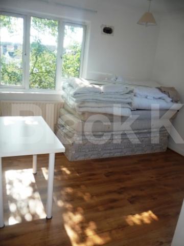 			2 Bedroom, 1 bath, 1 reception Flat			 Ewart Grove, WOOD GREEN