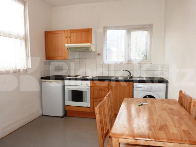 			NEW INSTRCTION near the tube!, 1 Bedroom, 1 bath, 1 reception Flat			 Vartry Road, Manor House