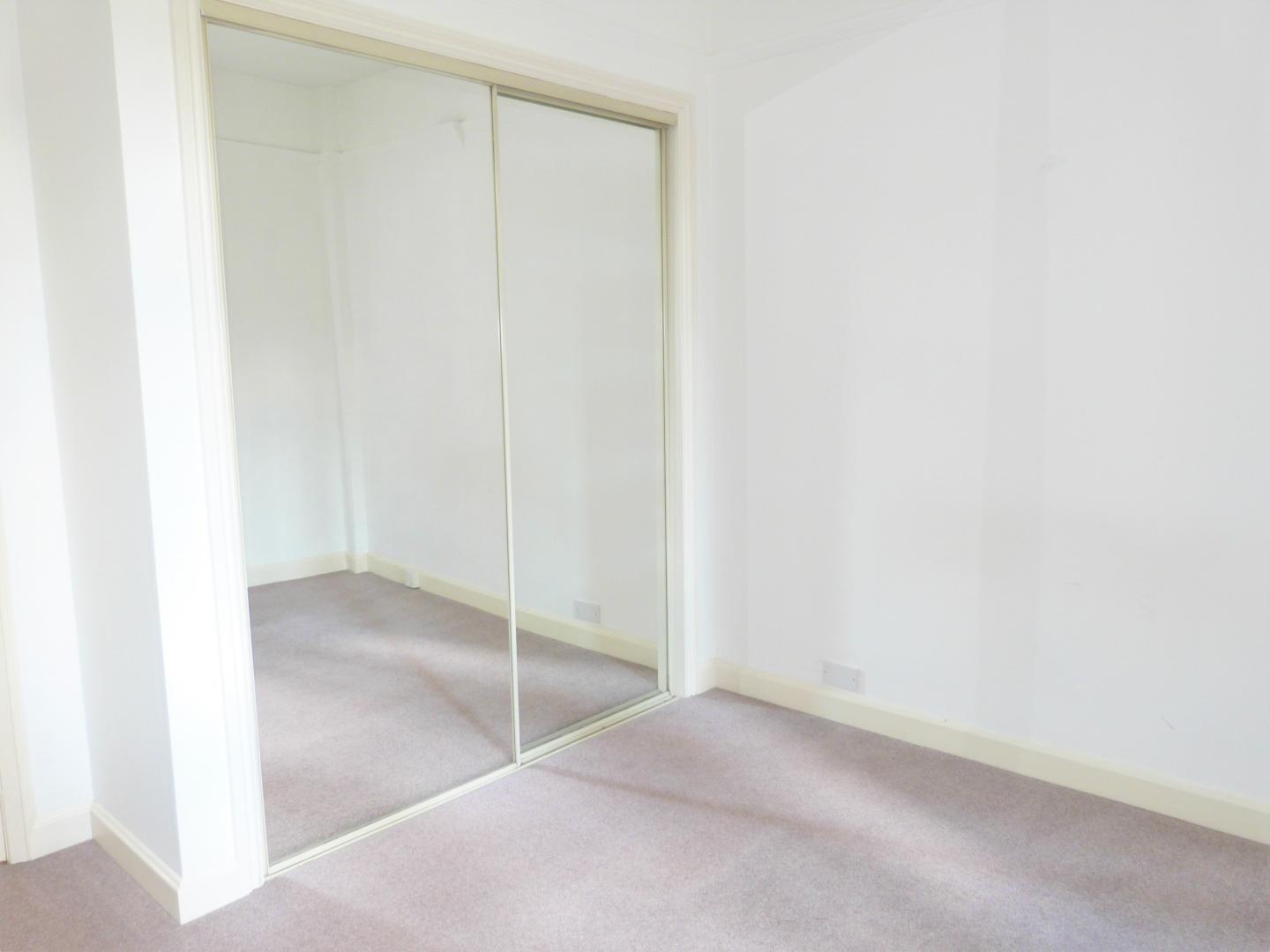 			LET  (HEATING & HOT WATER INCLUDED), 1 Bedroom, 1 bath, 1 reception Flat			 Cleve Road, WEST HAMPSTEAD