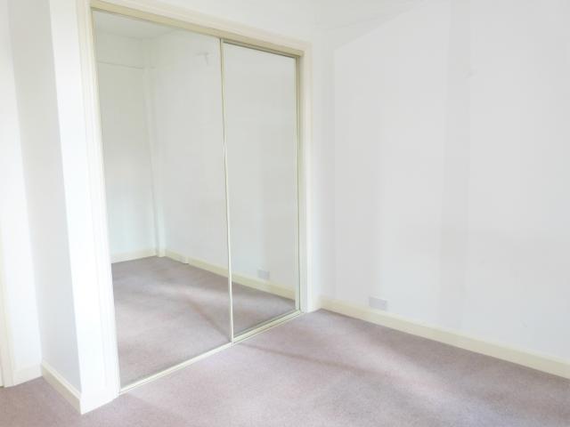 			LET  (HEATING & HOT WATER INCLUDED), 1 Bedroom, 1 bath, 1 reception Flat			 Cleve Road, WEST HAMPSTEAD