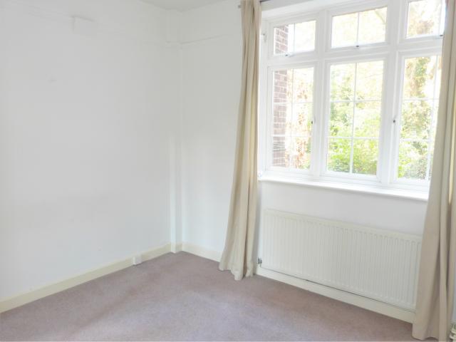 			LET  (HEATING & HOT WATER INCLUDED), 1 Bedroom, 1 bath, 1 reception Flat			 Cleve Road, WEST HAMPSTEAD