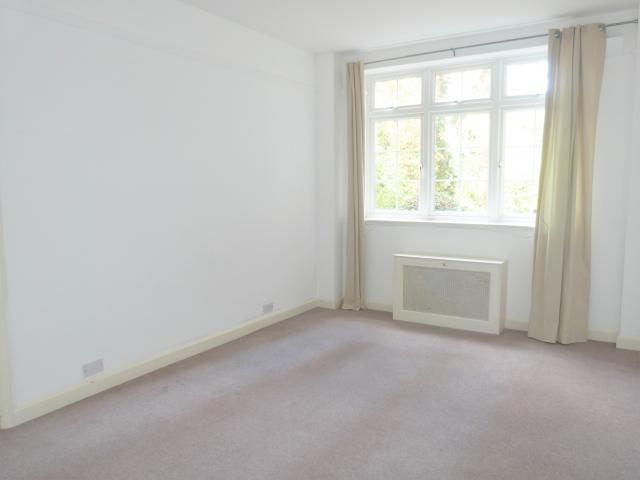 			LET  (HEATING & HOT WATER INCLUDED), 1 Bedroom, 1 bath, 1 reception Flat			 Cleve Road, WEST HAMPSTEAD