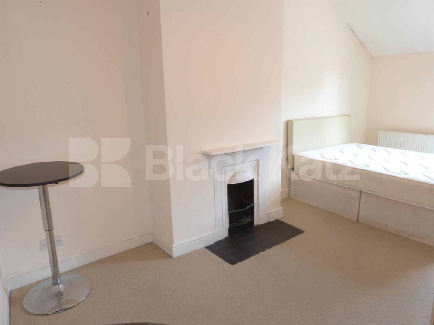 			2 Bedroom, 1 bath, 1 reception Flat			 Coleridge Road, CROUCH END