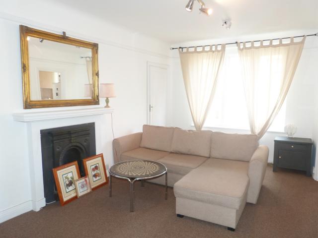 			NEW INSTRUCTION, 1 Bedroom, 1 bath, 1 reception Flat			 Mortimer Crescent , KILBURN / MAIDA VALE
