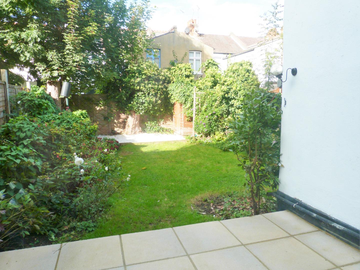 			REFURBISHED, 2 Bedroom, 1 bath, 1 reception Flat			 Chichele Road, WILLESDEN GREEN / CRICKLEWOOD