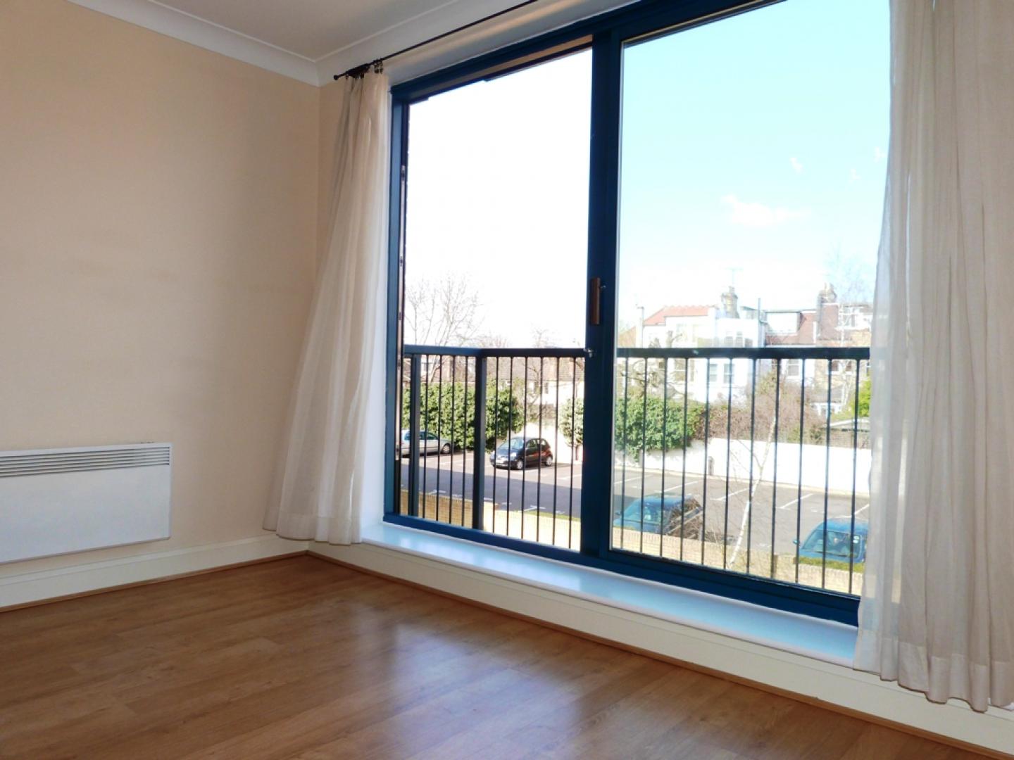 			2 Bedroom, 1 bath, 1 reception Flat			 Tottenham Lane, CROUCH END