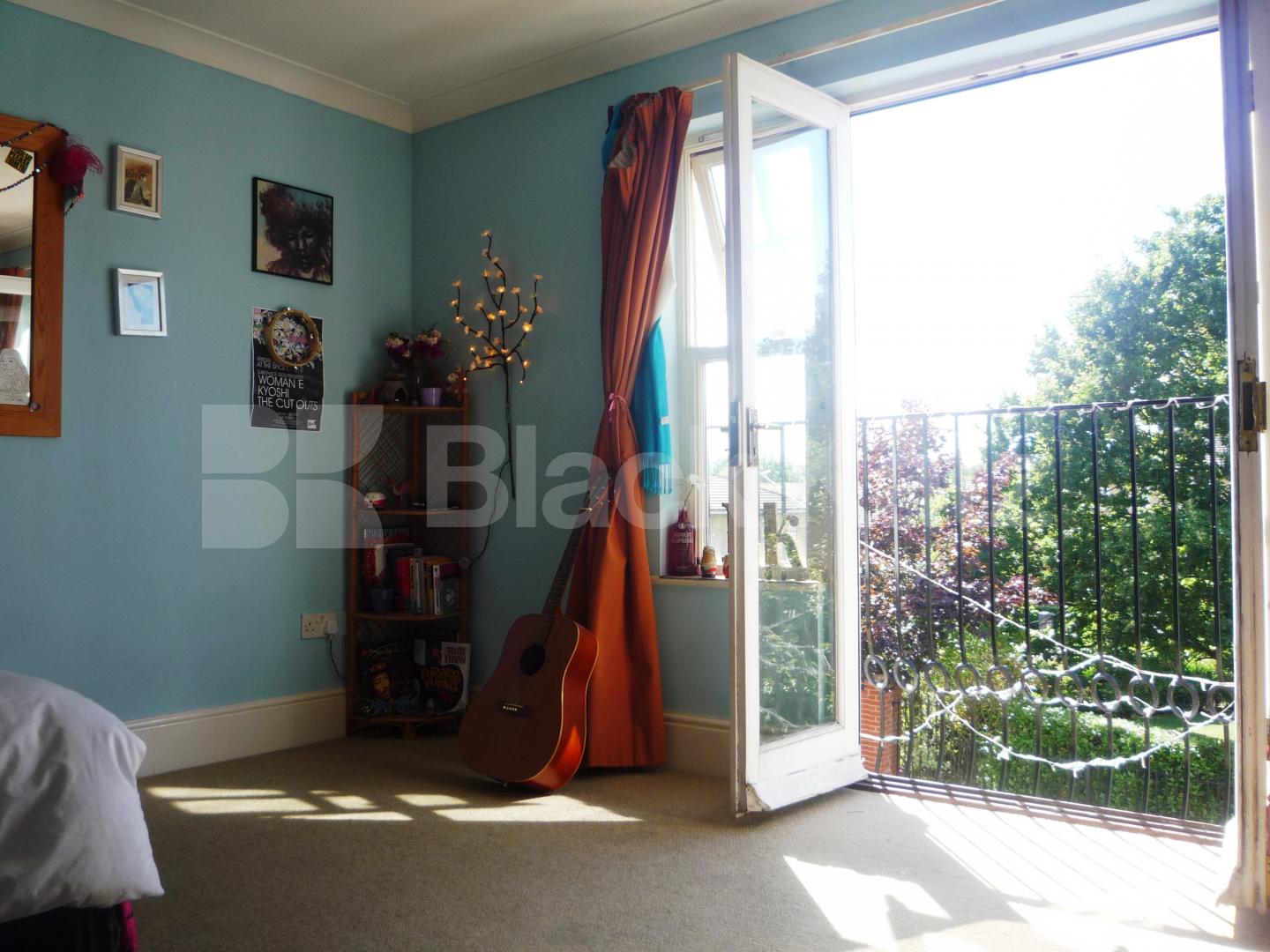 			NEW INSTRUCTION! COLDFALL SCHOOL CATCHMENT, 4 Bedroom, 1 bath, 1 reception House			 Osier Crescent, MUSWELL HILL