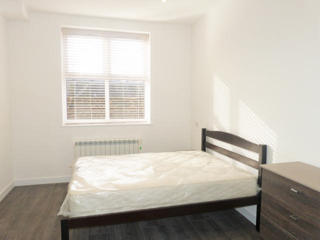 			NEW INSTRUCTION-NEWLY REFURBISHED , 2 Bedroom, 1 bath, 1 reception Flat			 Finchley Road, FINCHLEY ROAD / HAMPSTEAD