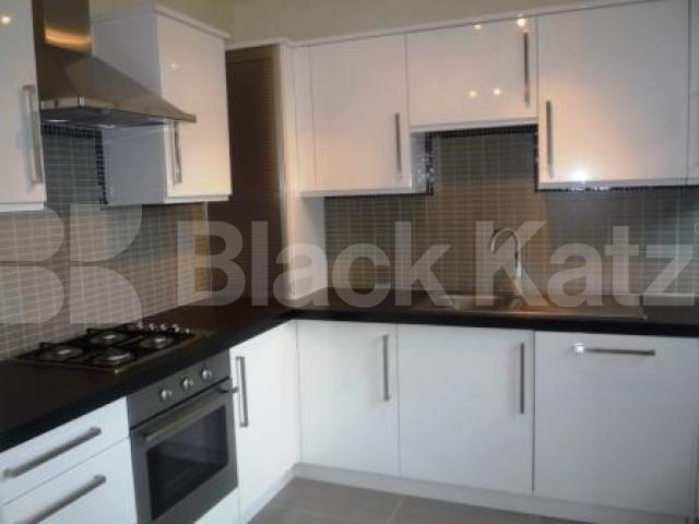 			A lovely house with garden - perfect family home, 4 Bedroom, 1 bath, 1 reception Semi-Detached House			 Colney Hatch Lane, Muswell Hill