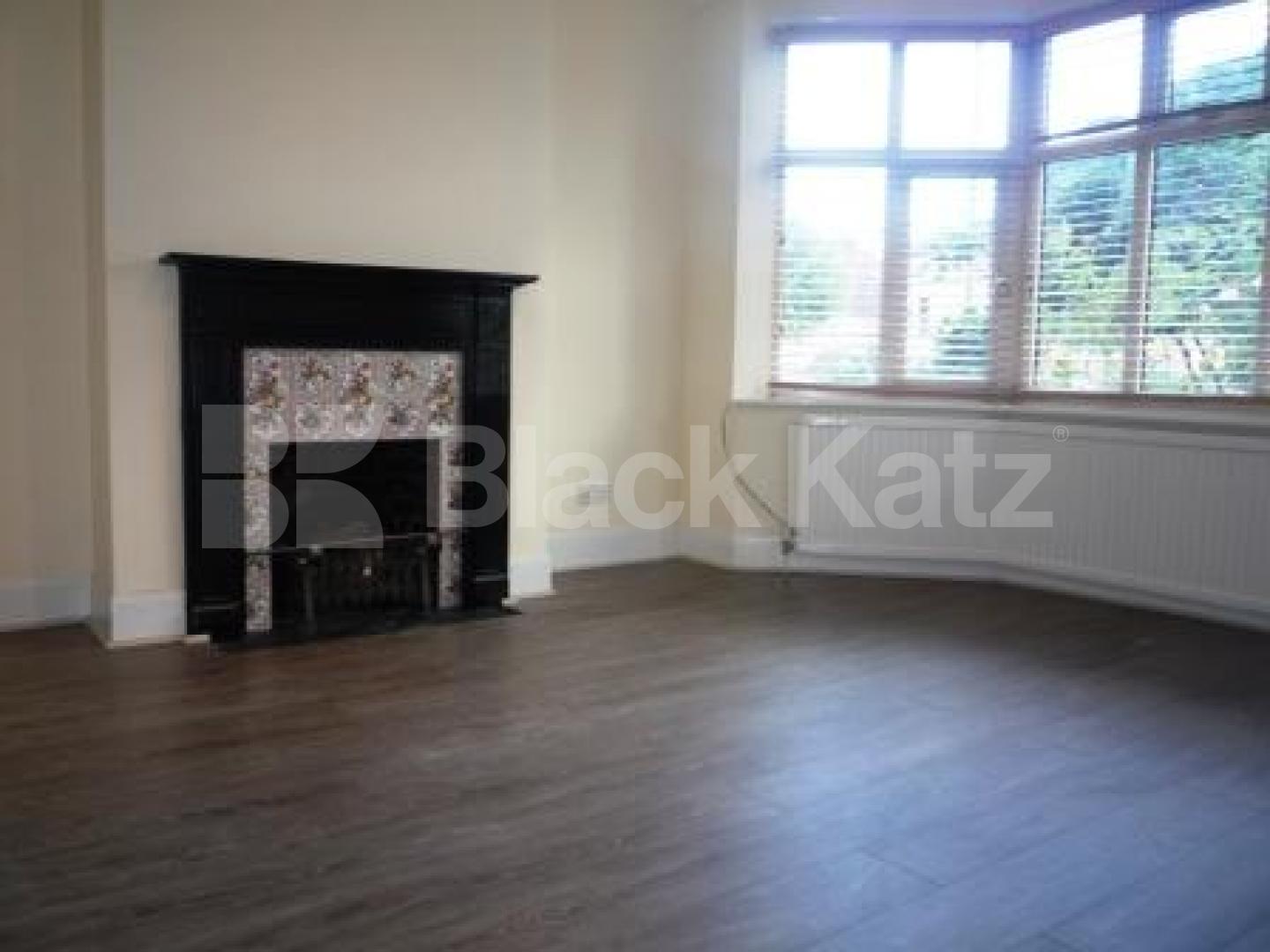 			A lovely house with garden - perfect family home, 4 Bedroom, 1 bath, 1 reception Semi-Detached House			 Colney Hatch Lane, Muswell Hill