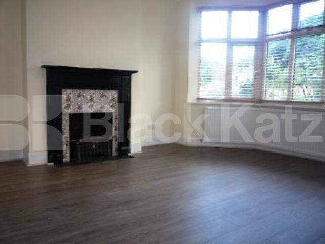 			A lovely house with garden - perfect family home, 4 Bedroom, 1 bath, 1 reception Semi-Detached House			 Colney Hatch Lane, Muswell Hill