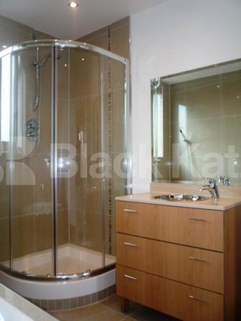 			A lovely house with garden - perfect family home, 4 Bedroom, 1 bath, 1 reception Semi-Detached House			 Colney Hatch Lane, Muswell Hill