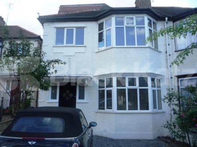 			A lovely house with garden - perfect family home, 4 Bedroom, 1 bath, 1 reception Semi-Detached House			 Colney Hatch Lane, Muswell Hill