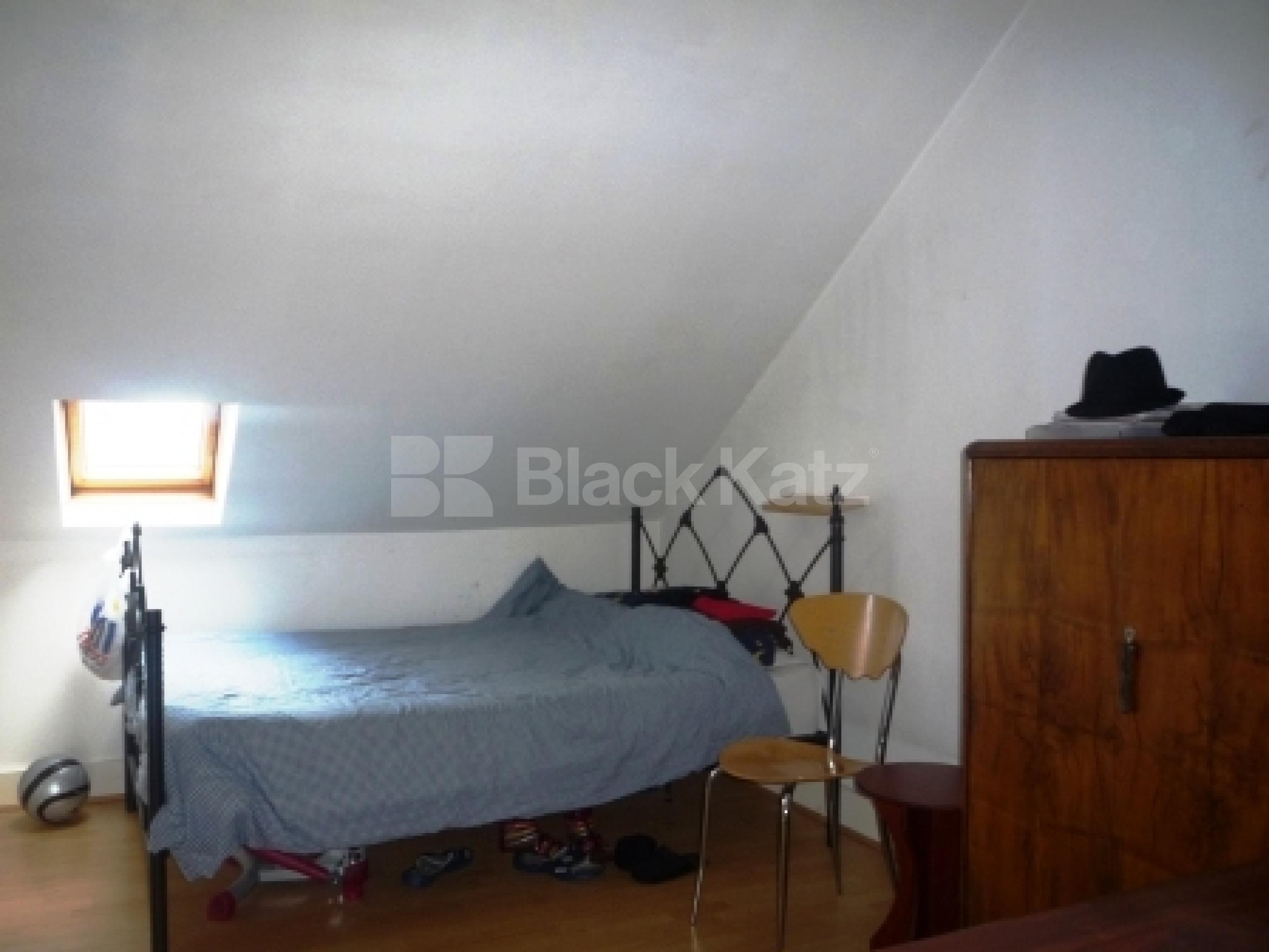 			2 Bedroom, 1 bath, 1 reception Flat			 Colney Hatch Lane, MUSWELL HILL N10