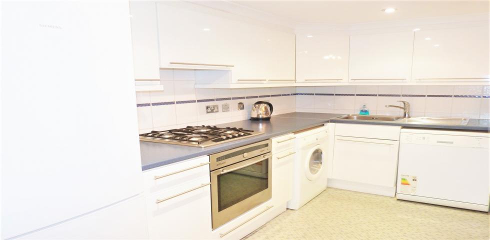 			2 Bedroom, 1 bath, 1 reception Flat			 Belsize Park Gardens, BELSIZE PARK