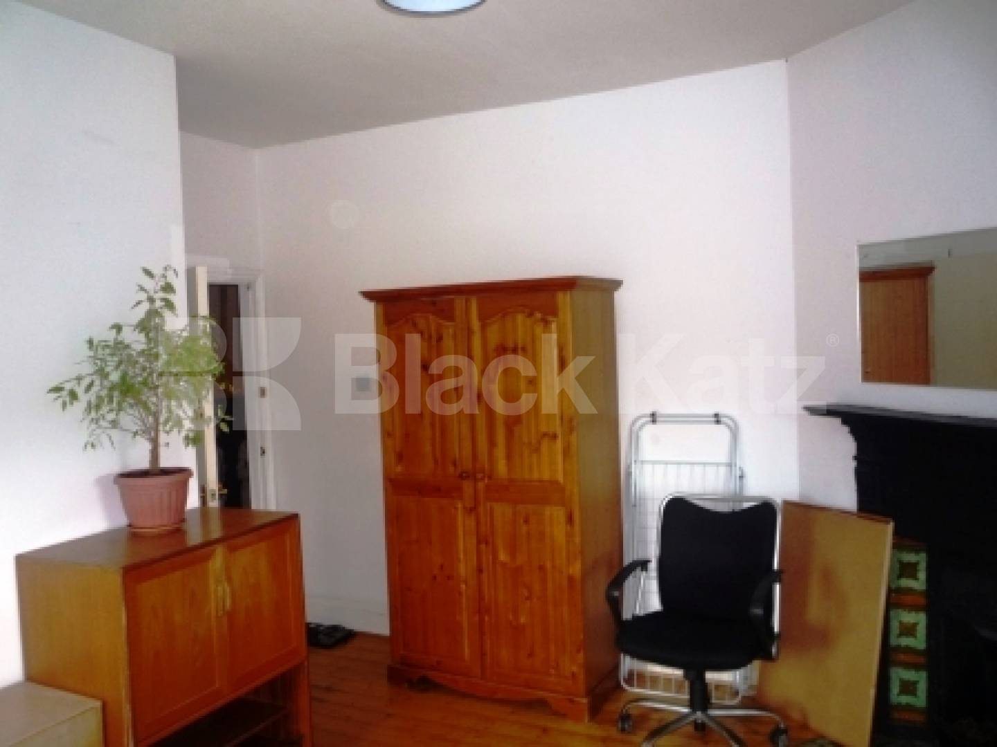 			2 Bedroom, 1 bath, 1 reception Flat			 Colney Hatch Lane, MUSWELL HILL