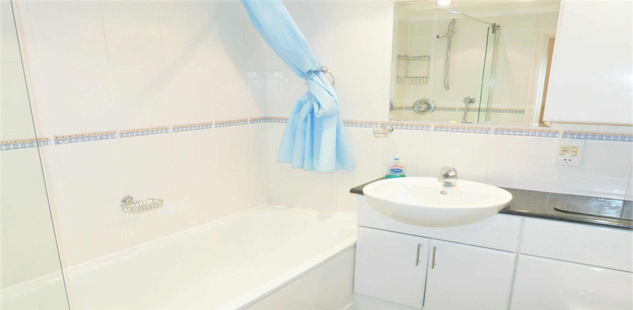 			2 Bedroom, 1 bath, 1 reception Flat			 Belsize Park Gardens, BELSIZE PARK