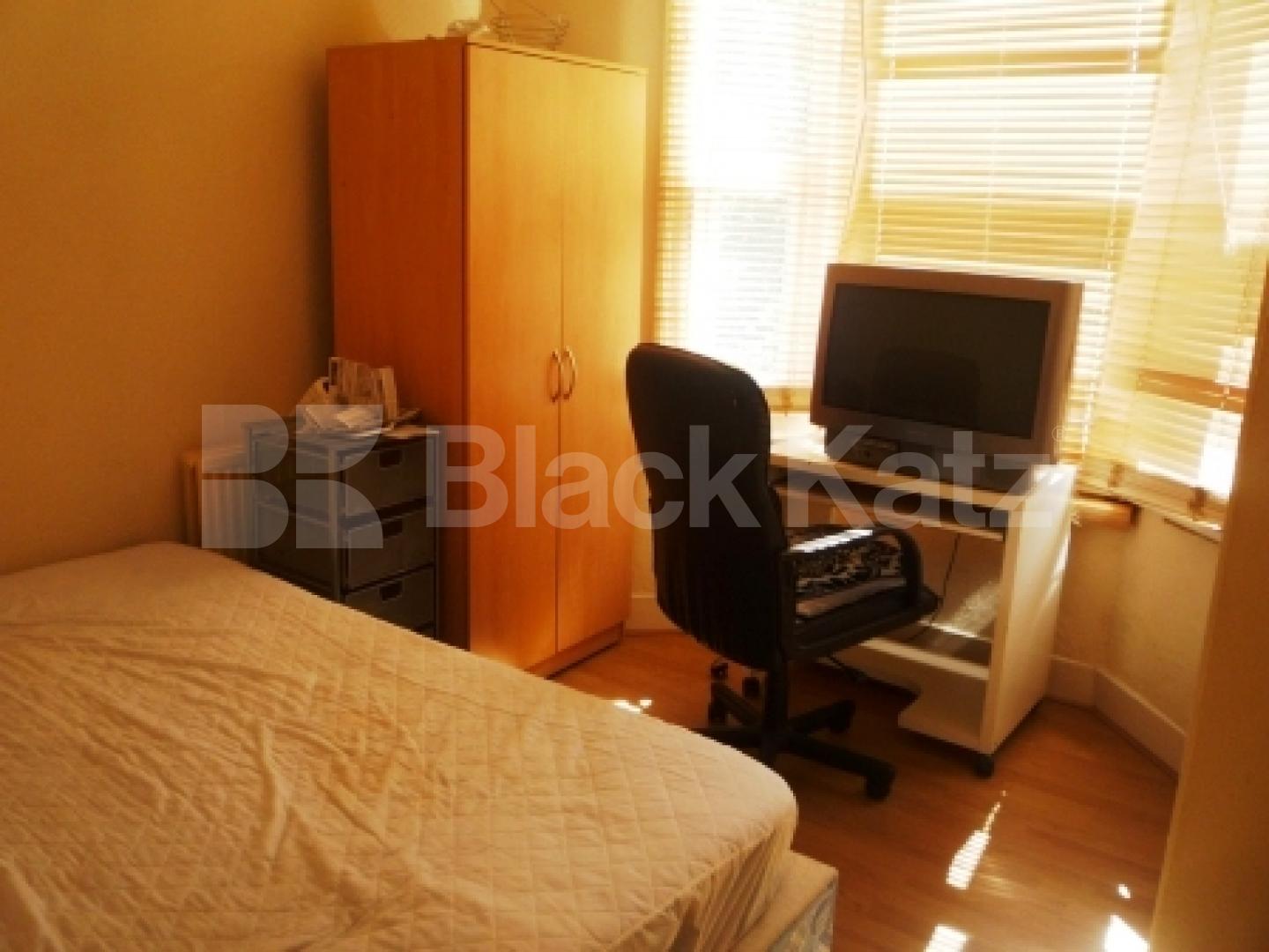 			NEW INSTRUCTION!, 2 Bedroom, 1 bath, 1 reception Flat			 Allison Road, HARRINGAY LADDER