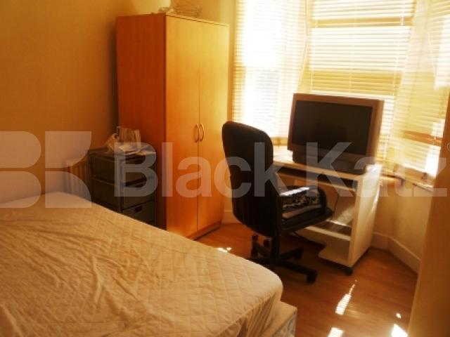 			NEW INSTRUCTION!, 2 Bedroom, 1 bath, 1 reception Flat			 Allison Road, HARRINGAY LADDER