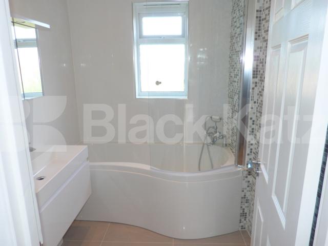 			Stunning oak flooring!, 3 Bedroom, 1 bath, 1 reception House			 Trinity Road, East Finchley