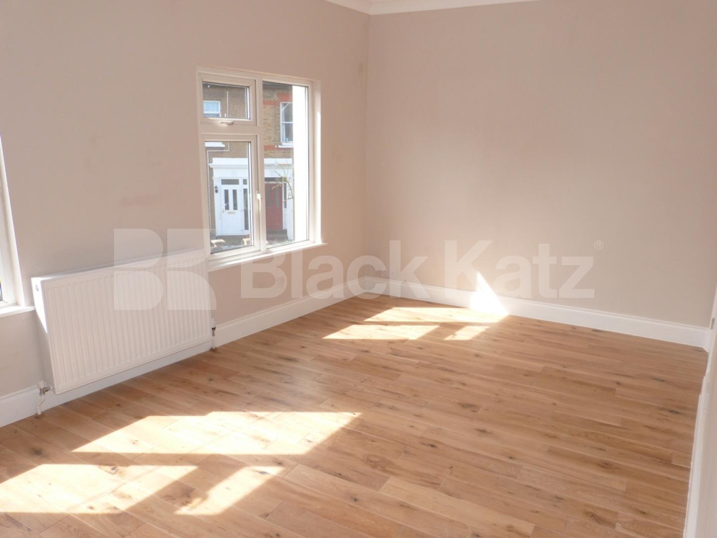 			Stunning oak flooring!, 3 Bedroom, 1 bath, 1 reception House			 Trinity Road, East Finchley
