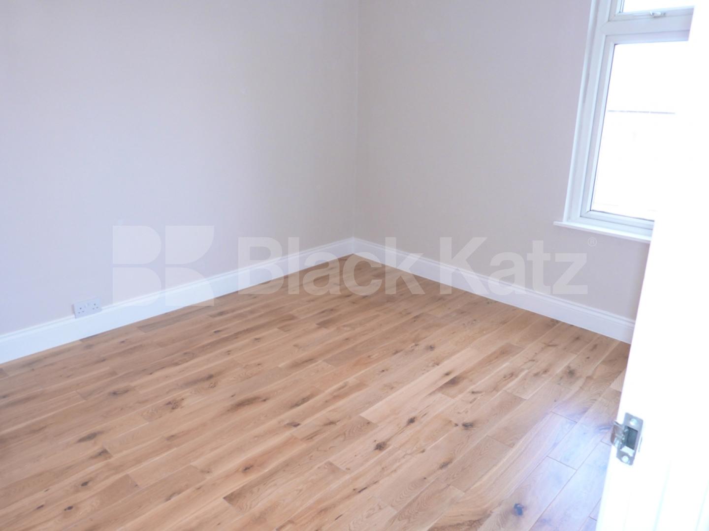 			Stunning oak flooring!, 3 Bedroom, 1 bath, 1 reception House			 Trinity Road, East Finchley