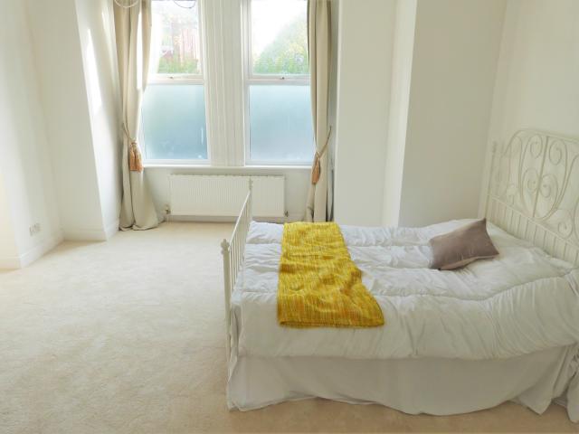 			BRAND NEW REFURBISHMENT, 2 Bedroom, 1 bath, 1 reception Flat			 Walm Lane, WILLESDEN GREEN