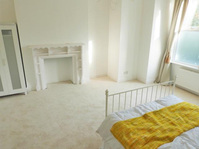 			BRAND NEW REFURBISHMENT, 2 Bedroom, 1 bath, 1 reception Flat			 Walm Lane, WILLESDEN GREEN