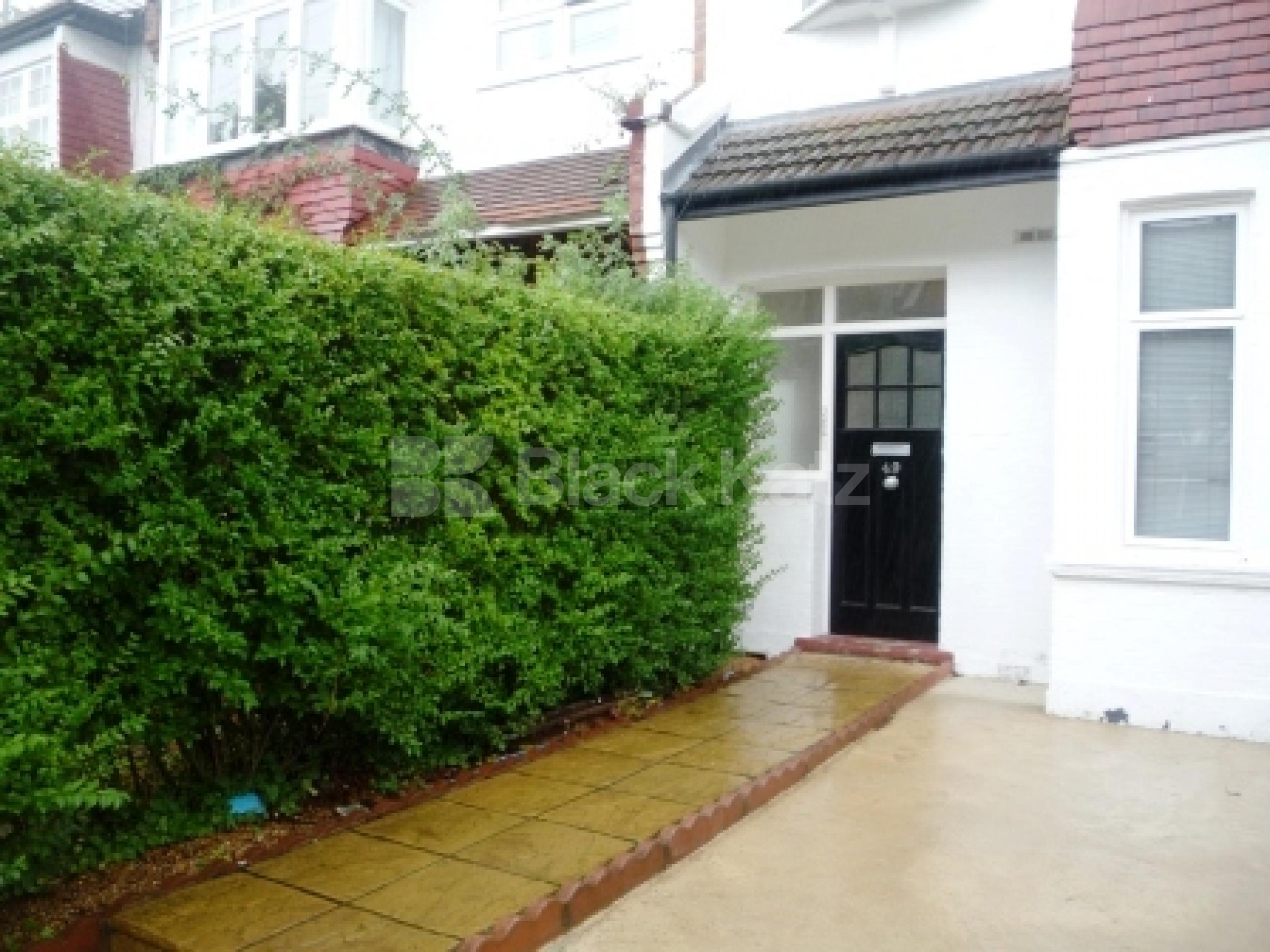 			2 Bedroom, 1 bath, 1 reception Flat			 Sutton Road, MUSWELL HILL N10