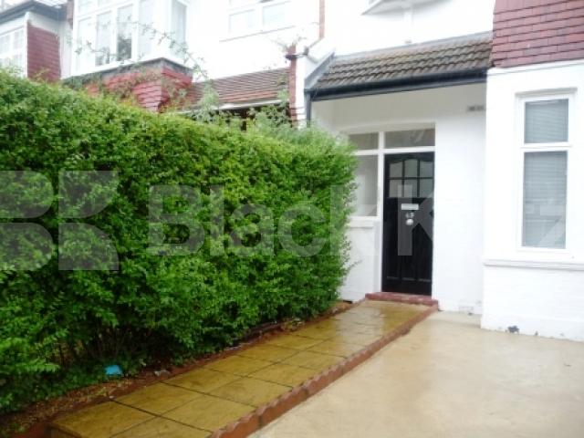 			2 Bedroom, 1 bath, 1 reception Flat			 Sutton Road, MUSWELL HILL