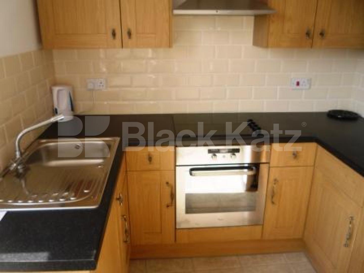 			1 Bedroom, 1 bath, 1 reception Flat			 Muswell Hill Broadway, MUSWELL HILL N10