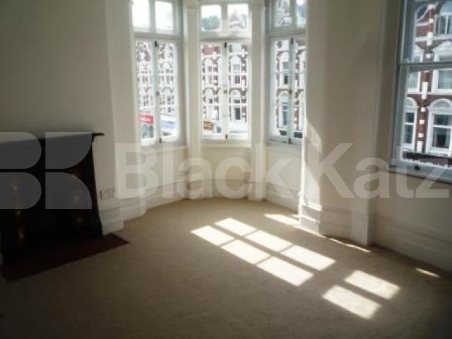 			1 Bedroom, 1 bath, 1 reception Flat			 Muswell Hill Broadway, MUSWELL HILL N10